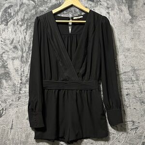 Very J Black Long Sleeve Pleated V Neck Ruched Waist Romper L